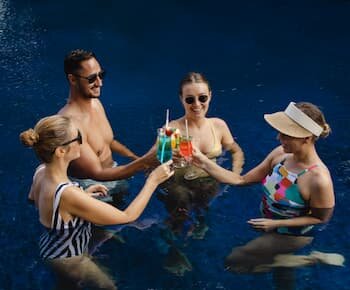 All-inclusive dining and drinks