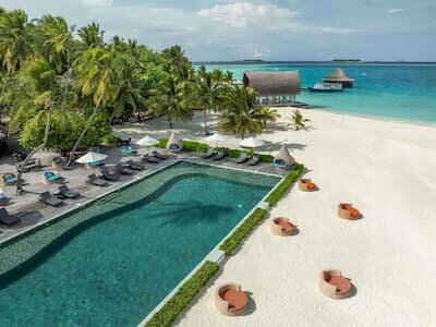 Kuredhi Pool Bar by the pool