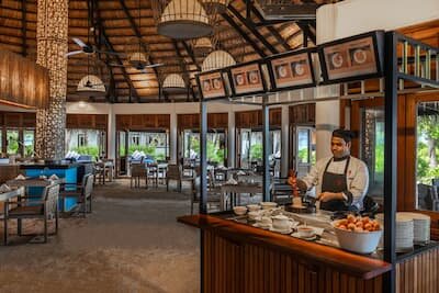 Kaani Restaurant beachside dining